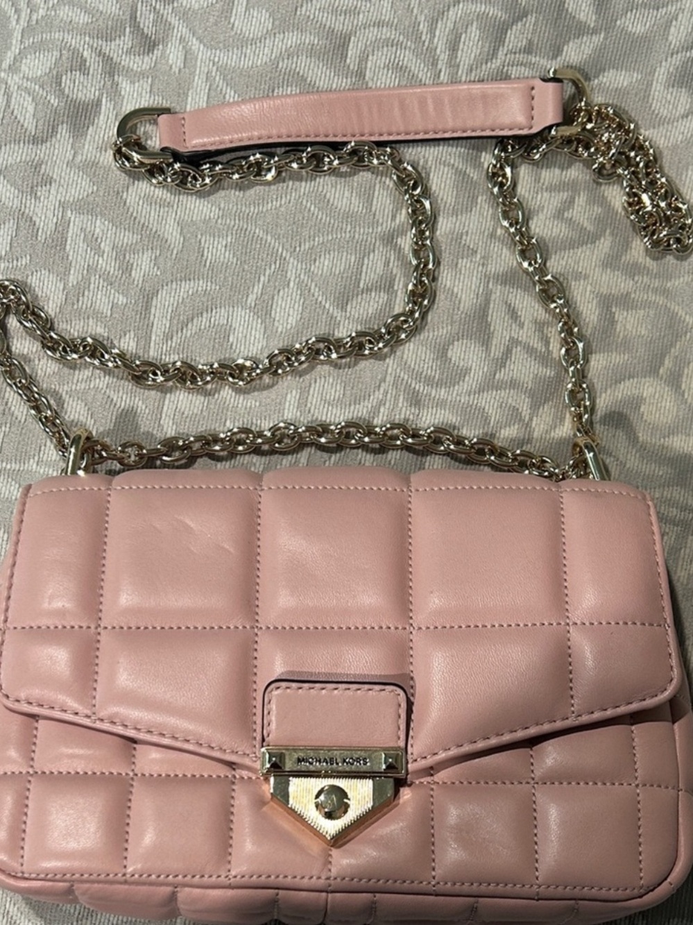 🌸MICHAEL KORS 🌸SOHO LARGE QUILTED LEATHER SHOULDER SOFT PINK BAG
